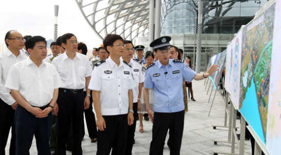 组织部长与公安局长铁红——权力交织下的故事
