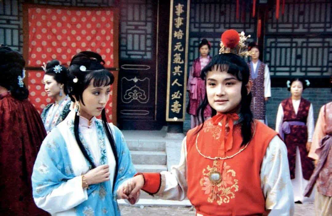 宝玉分开黛玉的身体视频宝玉与黛玉，情感纠葛下的身体之谜