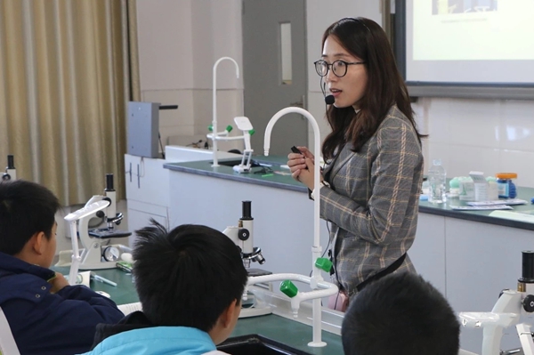 生物课老师以自我为教科的启示