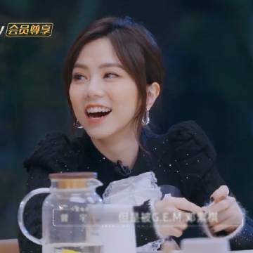 希亚希亚，音乐之路上的璀璨明星-第2张图片
